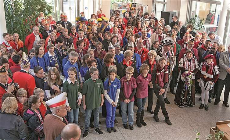 Die scheidenden und kommenden Tollitäten aus Rheinbach trafen sich zum Prinzenempfang. VJ