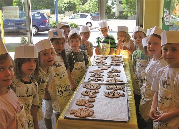 Die schlauen Füchse der KiTa Sankt Maria Magdalena konnten in passender Arbeitskleidung selber in die Rolle eines Bäckers schlüpfen.privat
