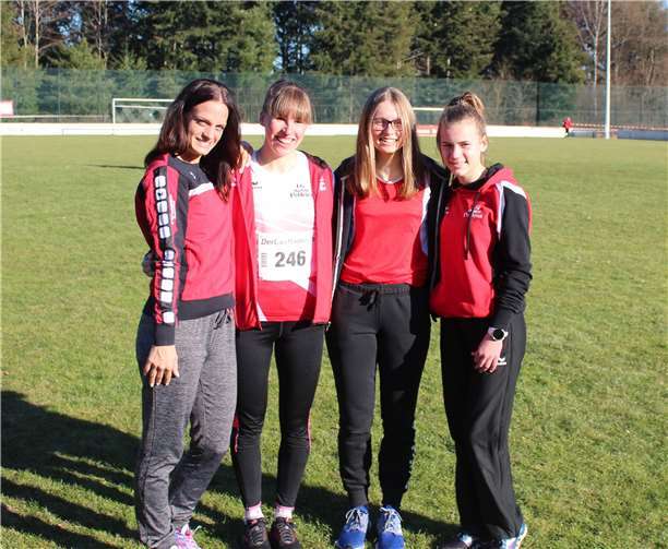 Die schnellen Cross-Läuferinnen der LG Maifeld-Pellenz in Heltersberg: Christine Zeni, Sandra Teller, Jana Krämer und Lena Rotta (v.l.). Foto: Privat