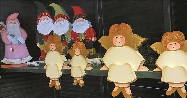 Die schönsten Advents- und Weihnachtsartikel gab es zu kaufen.