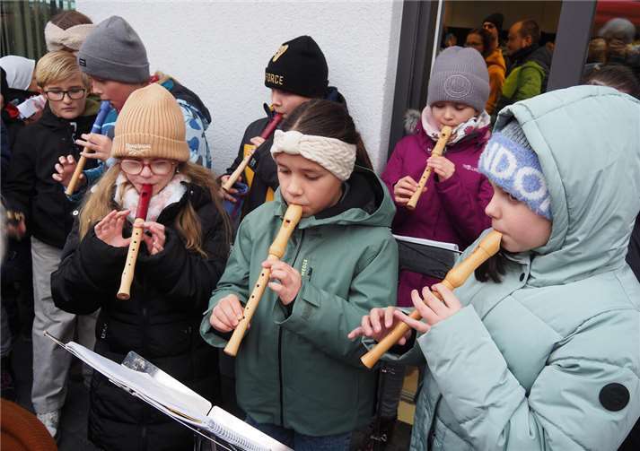 Besucher wurden in Ettringen auf das Fest der Feste eingestimmt Die schönsten Weihnachtslieder gab es zu Gehör.