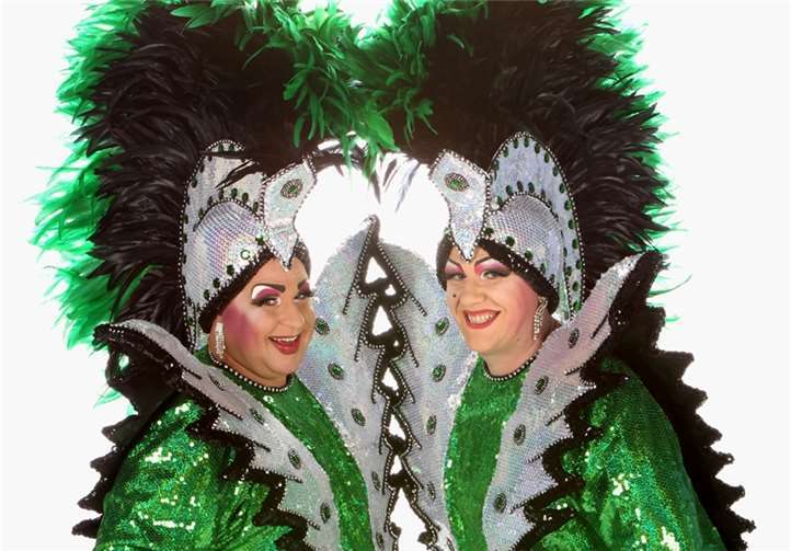 Die schrillen Travestiekünstler Ham & Egg werden wieder ihr Publikum begeistern.Bundeswehr/Rott