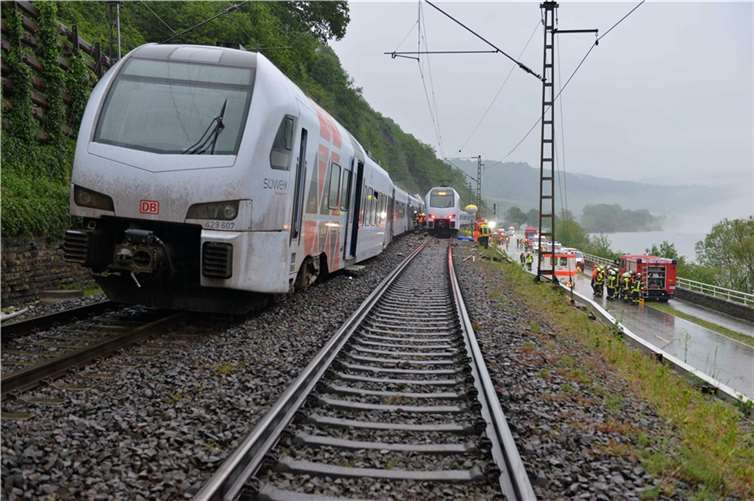 Die schweren Unwetter forderten die Einsatzkräfte extrem. Allein in Hatzenport waren 140 Kräfte aus Mayen-Koblenz und Cochem-Zell gefordert. Verletzte gab es zum Glück nicht. Foto: Kreis MYK