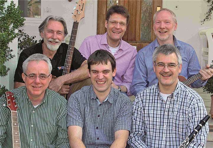 Die sechs Männer von „Tetra Takt“ sorgen bei ihren Auftritten für Stimmung. privat