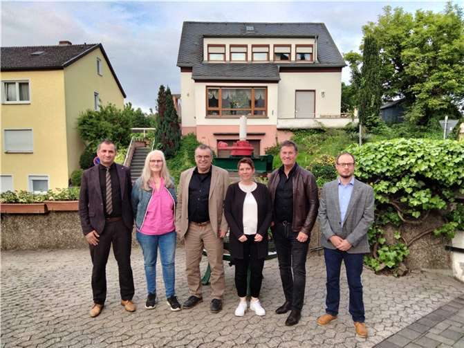 Die sechs Stadtratskandidaten der Gülser SPD: v.li. Cem Ilhan, Angelika Casselmann, Toni Bündgen, Doreen Werth, Detlev Pilger und Andreas Schmitz. Quelle: SPD Güls
