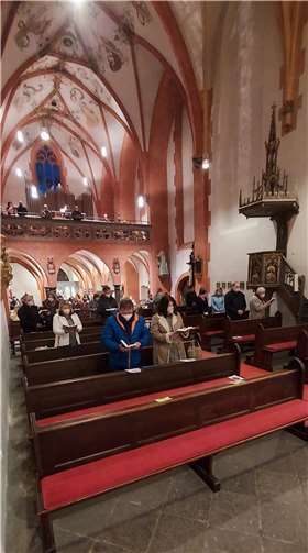 Die sehr gut besuchte St. Georgskirche in Niederwerth. Fotos: privat
