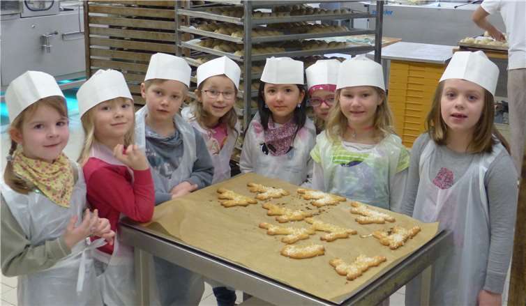 Die selbst gebackenen Plätzchen der Kinder wurden noch auf dem Rückweg vertilgt.privat