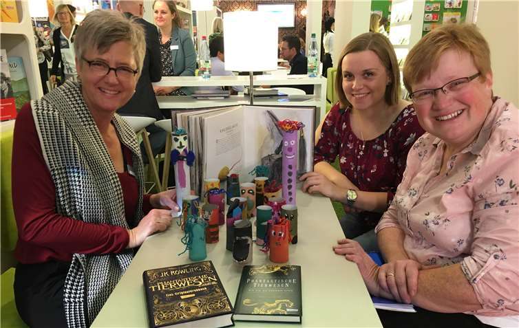 Die selbst gebastelten ´Wesen` zierten den Tisch auf der Frankfurter Buchmesse. privat