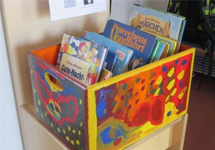 Die selbst gestaltete offene Kinderbücherkiste.Privat