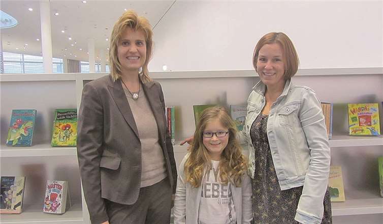 Lena Schmidt durfte sich freuen Die siebenjährige Lena Schmidt aus Weitersburg, regelmäßige Leserin in der StadtBibliothek, hatte das Bilderrätsel richtig gelöst.privat