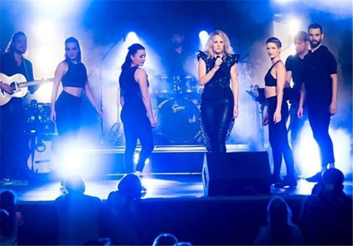 Die siebenköpfige Live Band, um Frontfrau Laura Heinz, werden mit ihren Stimmen und ihrer Show das Publikum verzaubern. Foto: privat