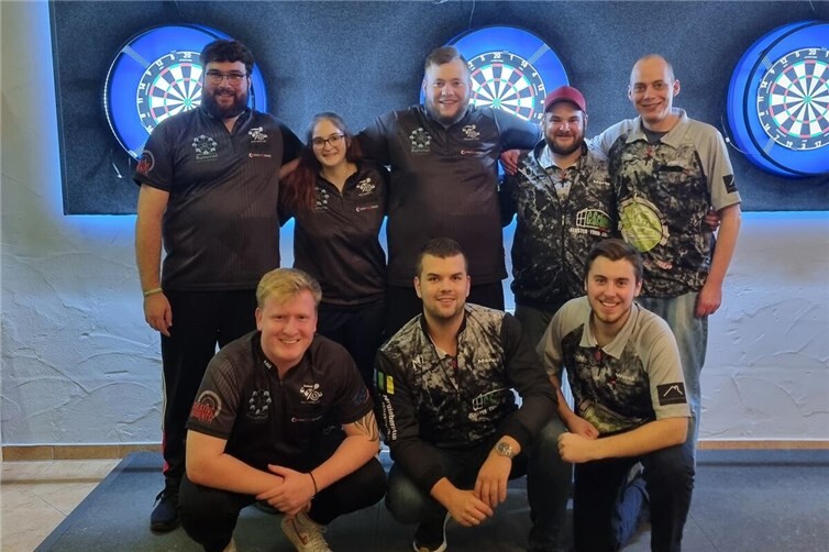 Triumph in Landkern: Ein Abend voller Highlights  Die siegreiche DC Eifelbande 1. Foto: DC Eifelbande