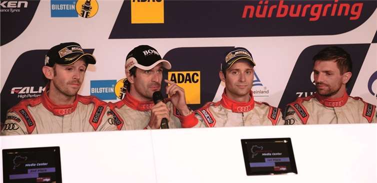 Die siegreiche Fahrerbesetzung des Audi R8 LMS ultra: René Rast (v.li), Markus Winkelhock, Christopher Haase und Christian Mamerow.