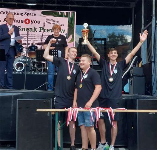 Die siegreiche Feuerwehr Adenau. Foto: Claudia Metz-Schmitt