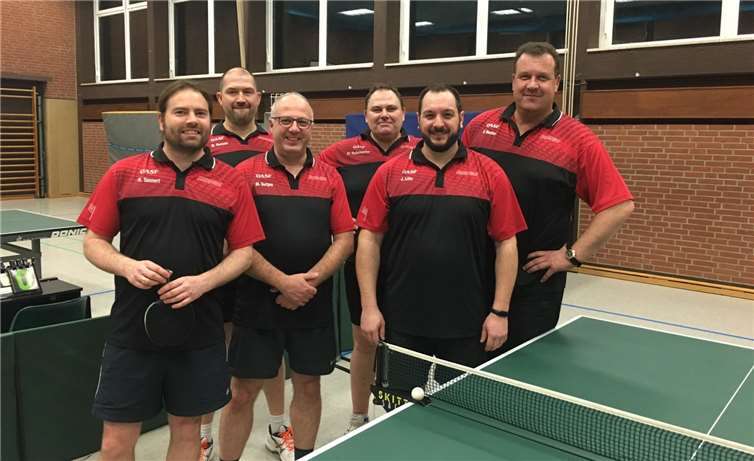 Die siegreiche Mannschaft im Derby gegen Reifferscheid (v.l.): René Tannert, Matthias Hensen, Markus Surges, Stephan Radermacher, Jürgen Löhr und Peter Reuter. Quelle: OASF