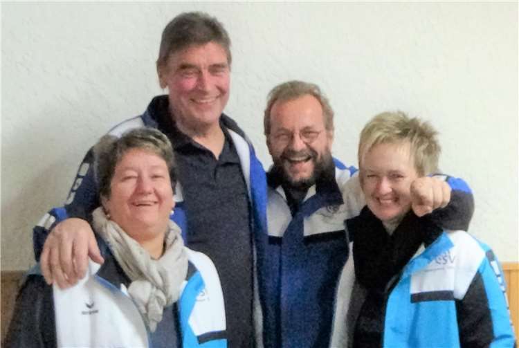 Die siegreiche Mannschaft (v.li.): Susanna Siegburger, Mannschaftsführer Gottfried Maurer, Klaus und Sonja Weppler.Fotos: privat