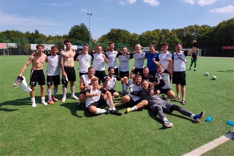 Die siegreiche Truppe nach dem Spiel.