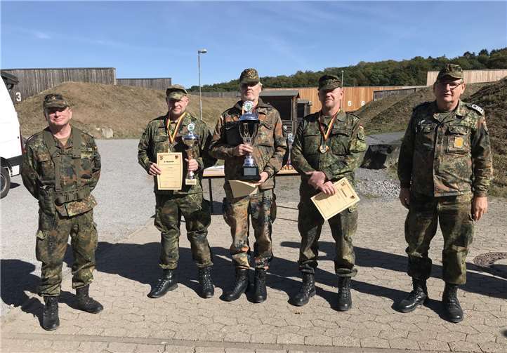 Die siegreichen Mannschaften wurden für ihre Leistung ausgezeichnet.  Dirk Ganser