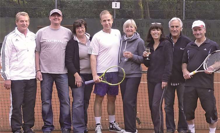 Die siegreichen Teilnehmer der Clubmeisterschaft des TC Wiesengrund. privat