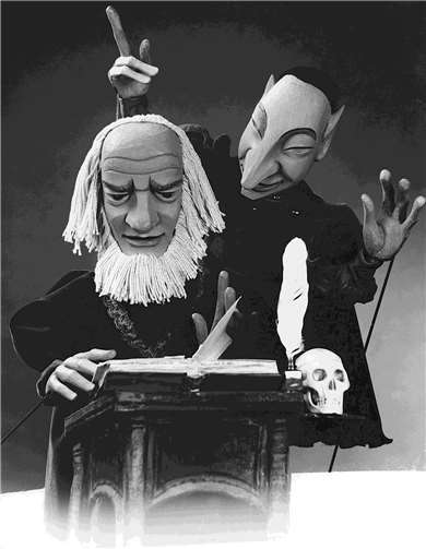 Die spektakuläre Geschichte des Dr. Faustus kommt mit Stabpuppen auf die Bühne. Stadtverwaltung Neuwied