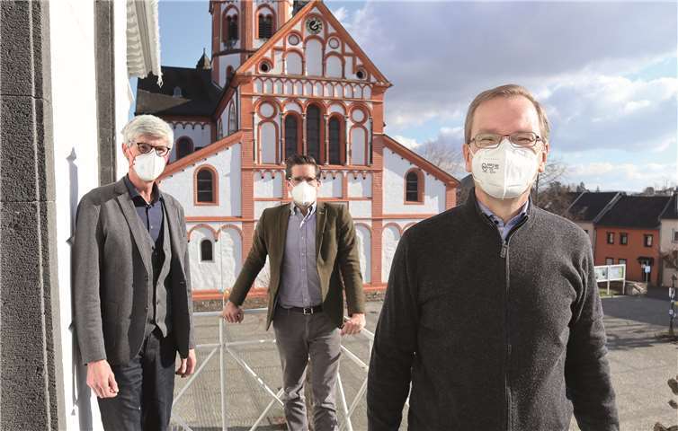 Die stärkere Zusammenarbeit und der Dialog steht für die beiden FREIE WÄHLER Landtagskandidaten Reiner Friedsam (li.), Christian Altmaier (mi.) und Bürgermeister Andreas Geron (re.) im Fokus. Foto: Stadt Sinzig