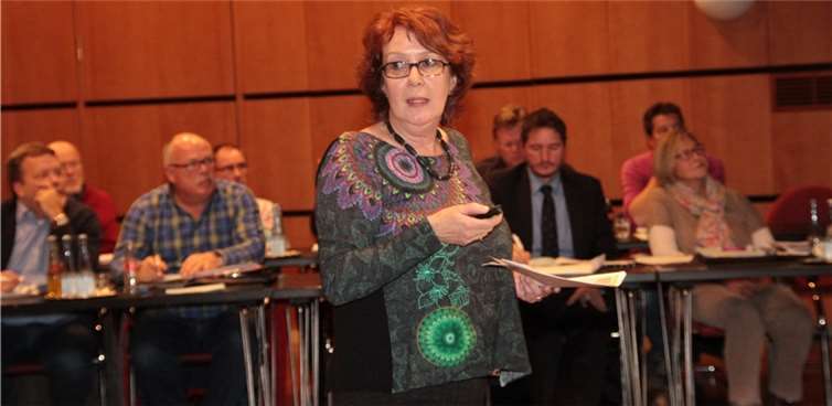 Die stellvertretende Bürgermeisterin und 1. Beigeordnete Brigitte Heitmann-Weiß leitete die Novemberratssitzung des Verbandsgemeinderates.AND