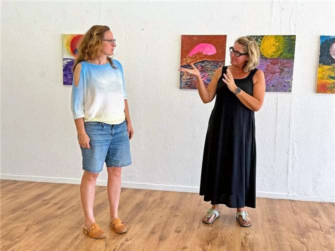 Die stellvertretende Vorsitzende des Kunstvereins, Sandra Köhler, begrüßte die Gäste und übergab das Wort an die Künstlerin.  Foto: privat