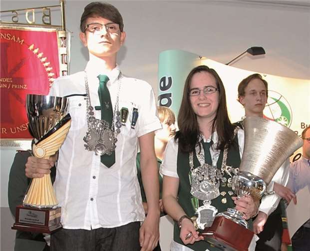 Die stolze Diözesanprinzessin Yasmina Schins und der Diözesanschülerprinz Edwin Toledo Rheinländer.