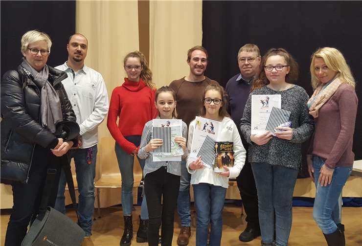 Die stolzen Gewinner des diesjährigen Vorlesewettbewerbs der sechsten Klassen. Anne-Frank-Realschule plus