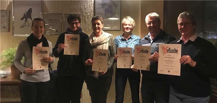 Die stolzen Jubilare des Reitvereins Kannenbäckerland.Foto: privat