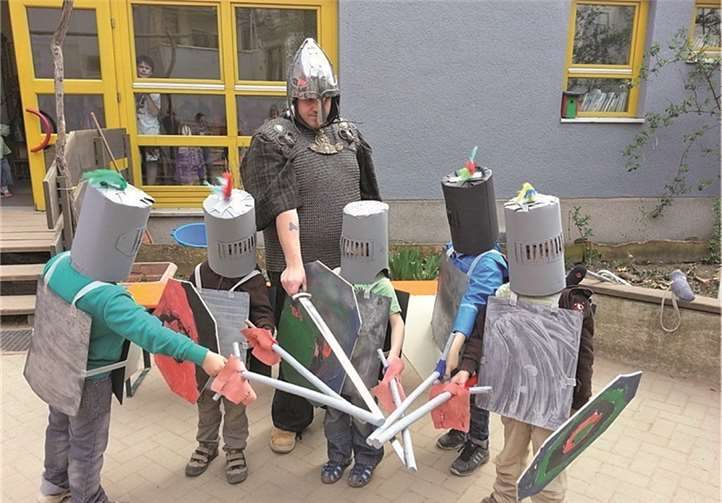 Die stolzen Kinder bei der Ritterweihe.Privat