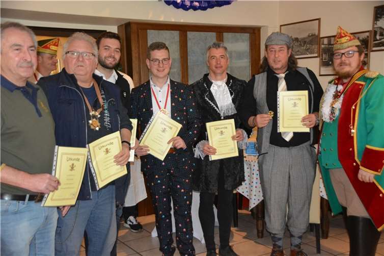 Die stolzen Neu-Gardisten der Prinzengarde Mendig 1970.