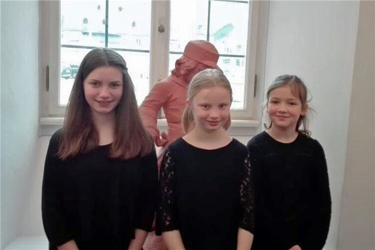 Die stolzen Preisträgerinnen: Katrin Kockelmann, Lorena Moskopp und Johanna Wesemann.