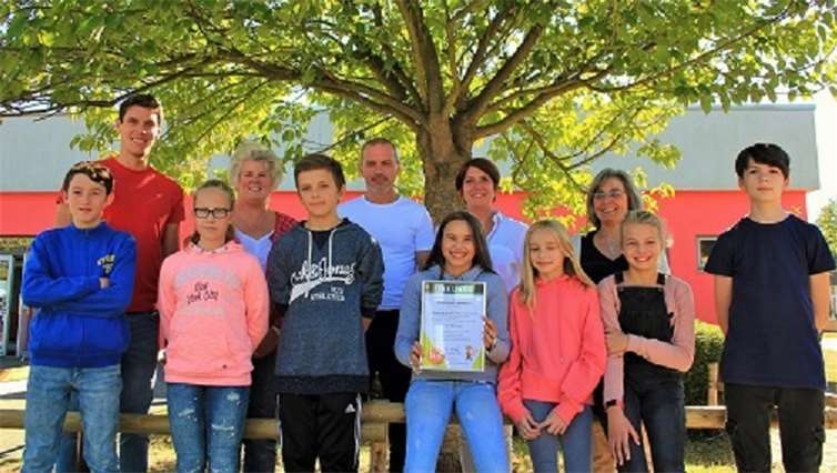 Die stolzen Schüler nach der Preisverleihung.Privat