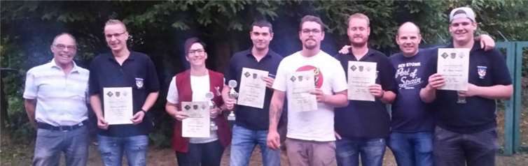 Die stolzen Siegerinnen und Sieger des Vereinspokal- und Bürgerschießens. Foto: privat