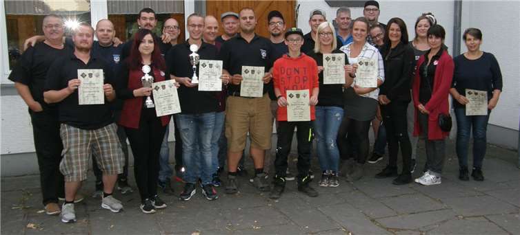 Die stolzen Siegerinnen und Sieger.privat