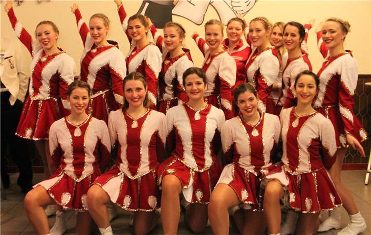 Die strahlende Tanzgarde der KG Dattenberg. KBL