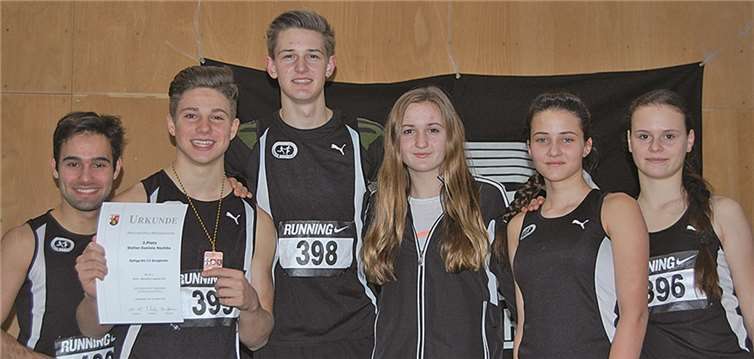 Die strahlenden Burgbrohler Athleten (v.l.) Burak Yilmaz, Rheinlandmeister Stefan Nechita, Simon und Sarah Gilles, Zoë Krischer und Laura Herzmann.privat