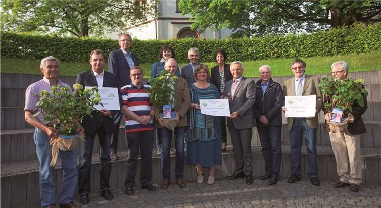 Die strahlenden Sieger mit der Jury.WT