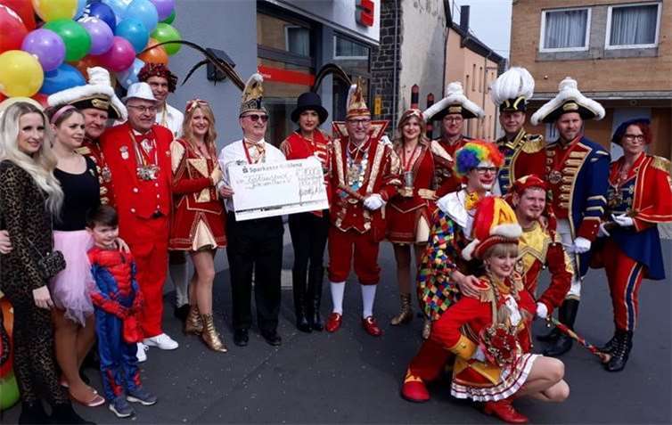 Die symbolische Scheckübergabe fand im Beisein seiner Tollität Prinz Thomas II. statt.Foto: privat