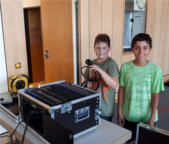 Die technische Unterstützung: Justin Kleinschmidt und Yamin Haj Mansour.