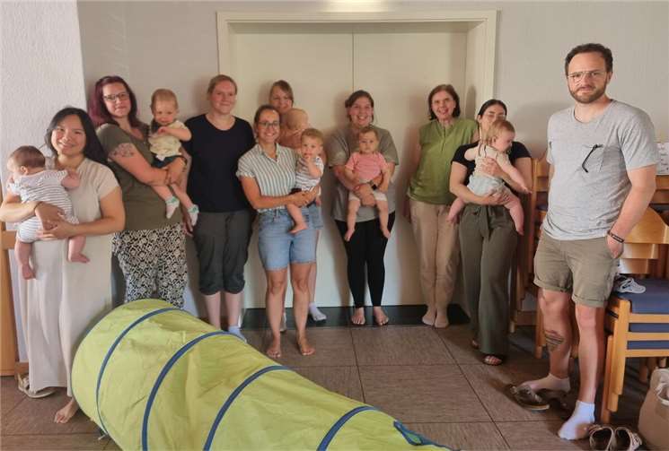 Die teilnehmenden Eltern interessierten sich sehr für die Tipps von Ernährungsberaterin Heike Mohr.  Foto: Christa Fröhlich