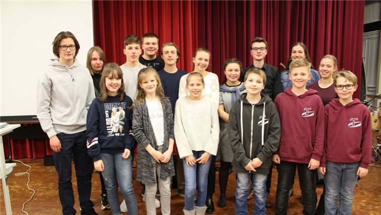 Die teilnehmenden Schülerinnen und Schüler.Fotos: Helmut Meixner