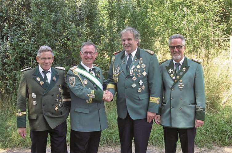 Die teilnehmenden Schützenkönige lieferten sich einen spannenden Wettbewerb.Rübenach