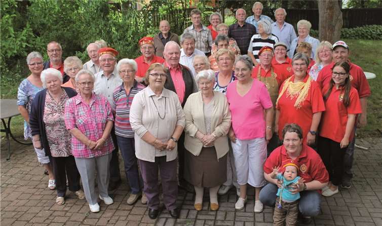 Die teilnehmenden Senioren und Reservisten des Stadtsoldatenkorps genossen das gute Wetter.privat