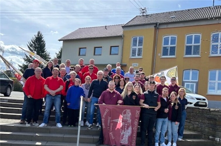 Die teilnehmenden Vertreter der Orstvereine beim diesjährigen Osterköttzug