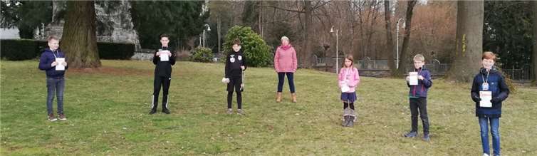 Die tollen Sportlerinnen und Sportler (v. l.): Julius Brügge, Emil Roos, Theo Göttlich, Übungsleiterin Renate Staffel, Marie Staffel, Moritz Letschert und Moritz Grobbel. Foto: privat