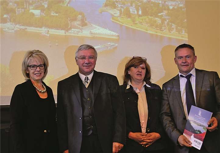 Die touristischen Halbjahreszahlen präsentierten Romy Zahren von linksProf. Dr Joachim Hofmann Göttig, Waltraud Schumacher GDKE und Andreas Bilo. HEP