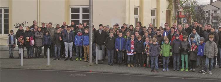 Die traditionelle Wintertour führte die Jugend der SG Westum-Löhndorf in die Köln-Arena. privat