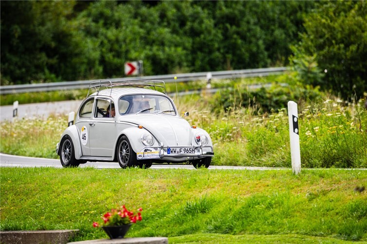 Die traditionsreiche Kurstadt bildet den Ausgangs- und Zielpunkt der beliebten Oldtimer-Ausfahrt, bei der rund 75 Fahrzeuge aus nahezu einem Jahrhundert Automobilgeschichte auf die Reise gehen.